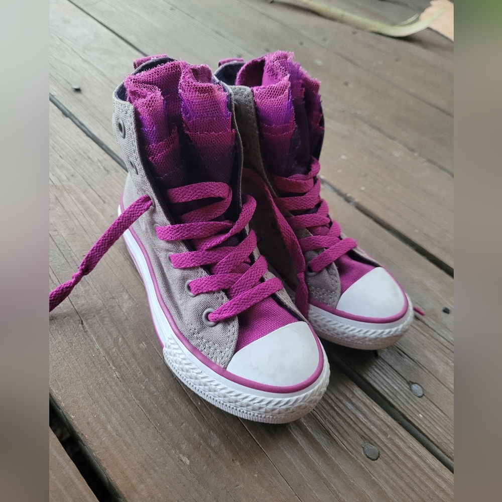 Girls Pink Ruffle Converse